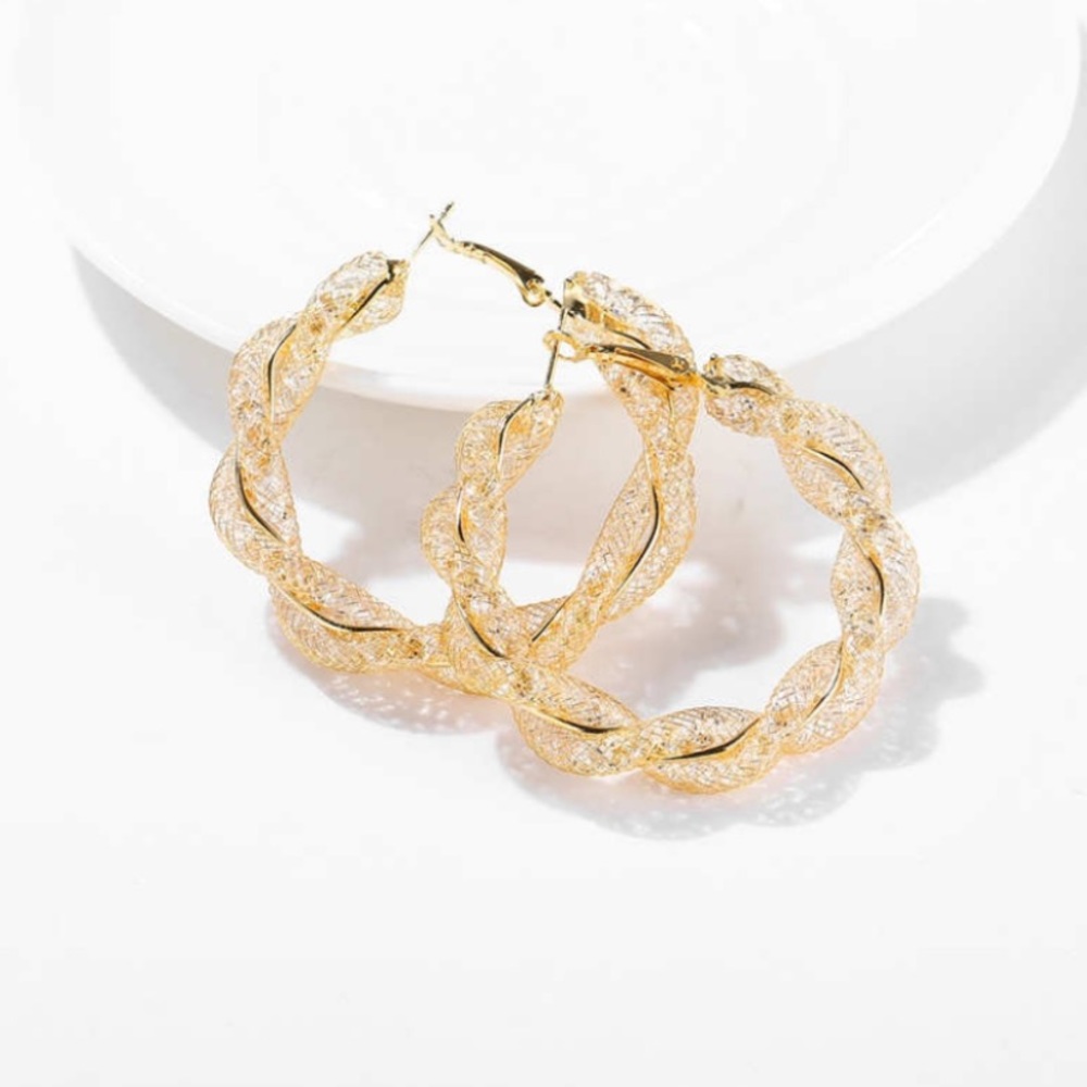 NEW 💎18K GOLD DIAMOND TWISTED ROUND EARRINGS - Picture 5 of 6